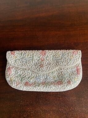 Vintage Richere 1950s White Cream Floral Embroidered Beaded Clutch
